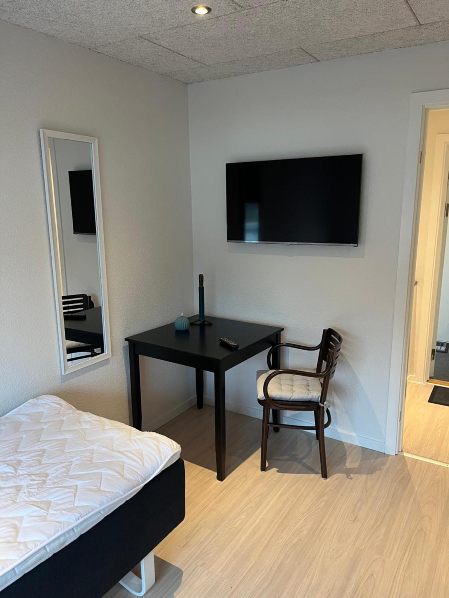 Mini 5 Hostal *